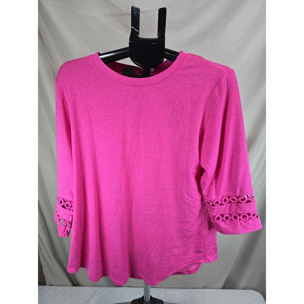 NWT magenta Xieerduo 3/4 sleeve top with laser-cut lace trim Large L